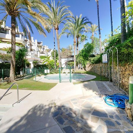 1104 First Line Beach Apartment Golden Beach Pool ماربيا المظهر الخارجي الصورة