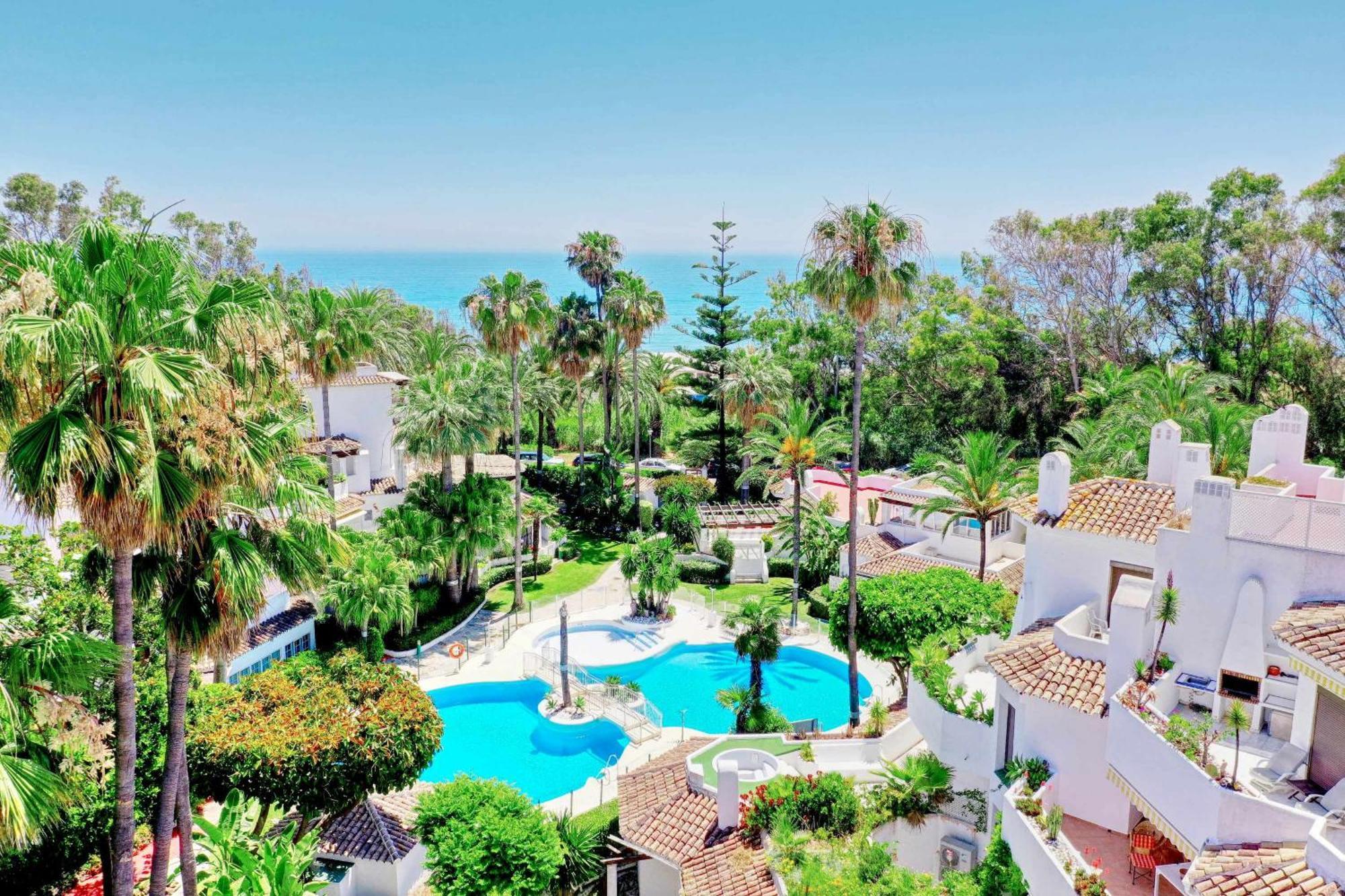 1104 First Line Beach Apartment Golden Beach Pool ماربيا المظهر الخارجي الصورة