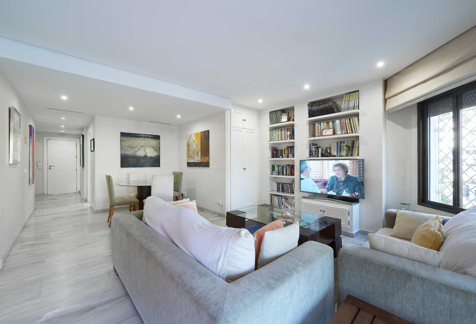 1104 First Line Beach Apartment Golden Beach Pool ماربيا المظهر الخارجي الصورة