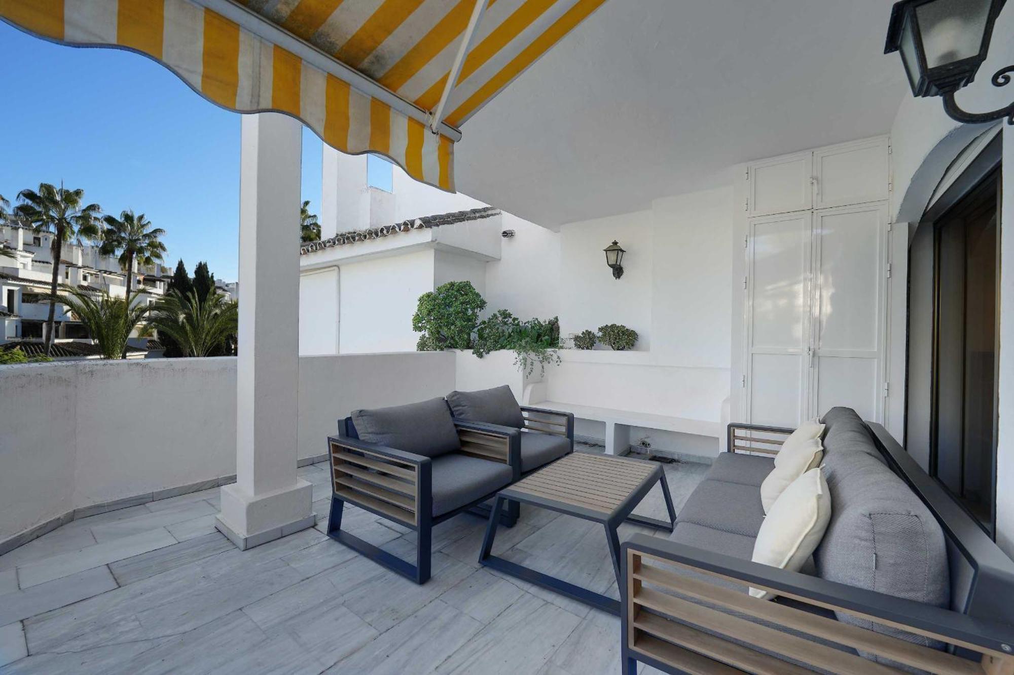 1104 First Line Beach Apartment Golden Beach Pool ماربيا المظهر الخارجي الصورة