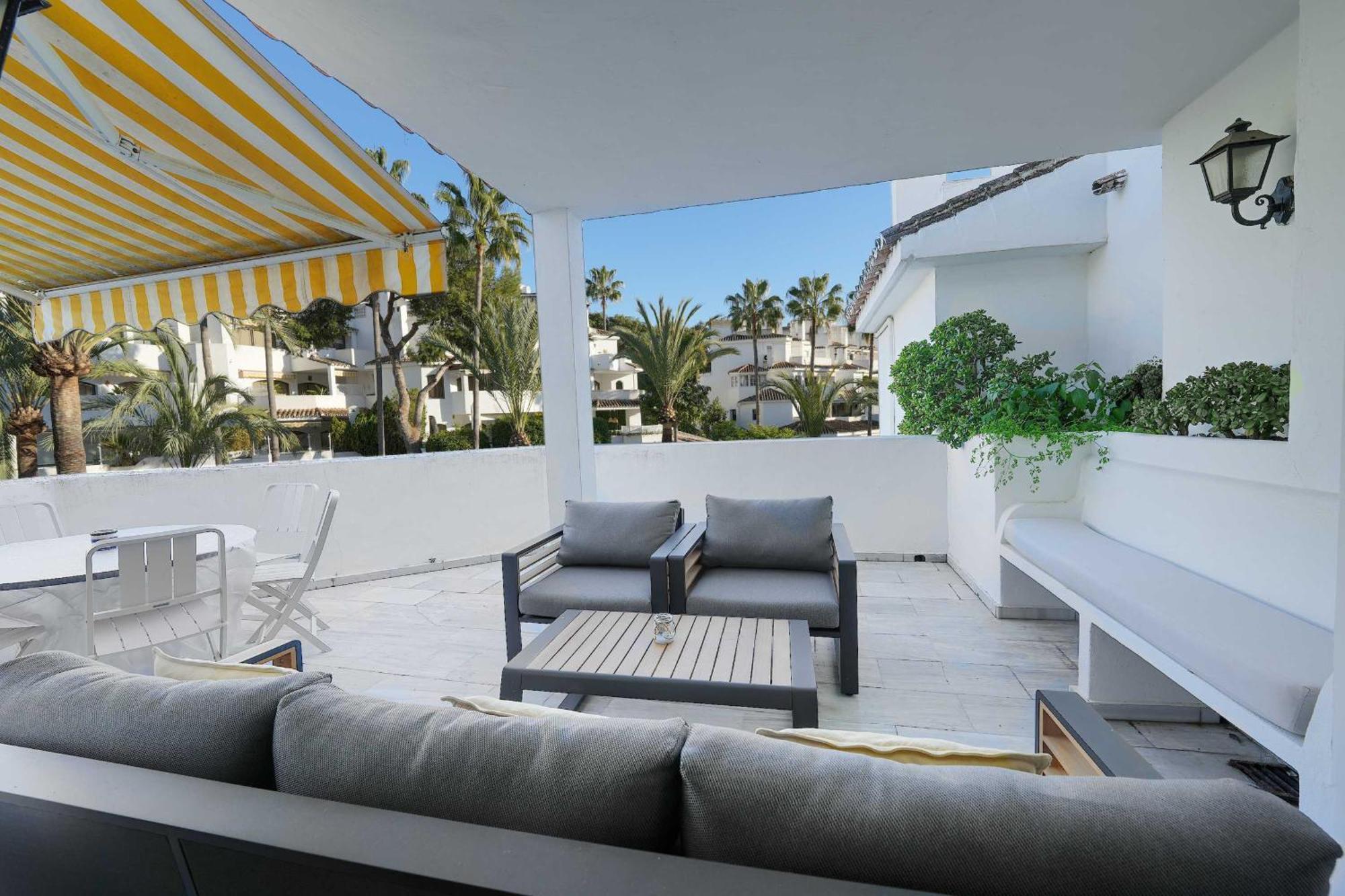 1104 First Line Beach Apartment Golden Beach Pool ماربيا المظهر الخارجي الصورة