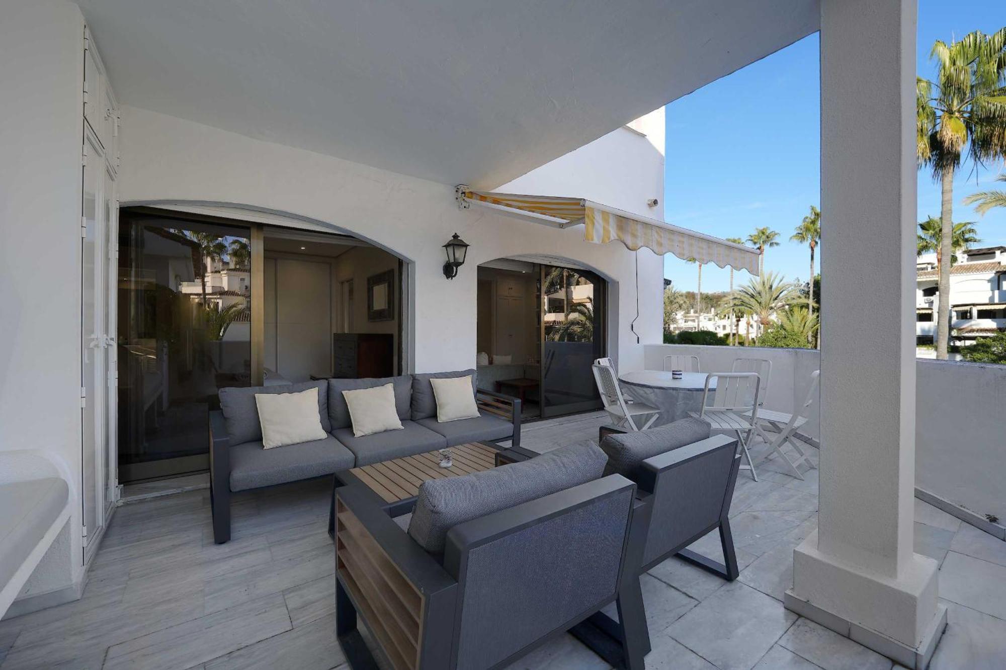 1104 First Line Beach Apartment Golden Beach Pool ماربيا المظهر الخارجي الصورة