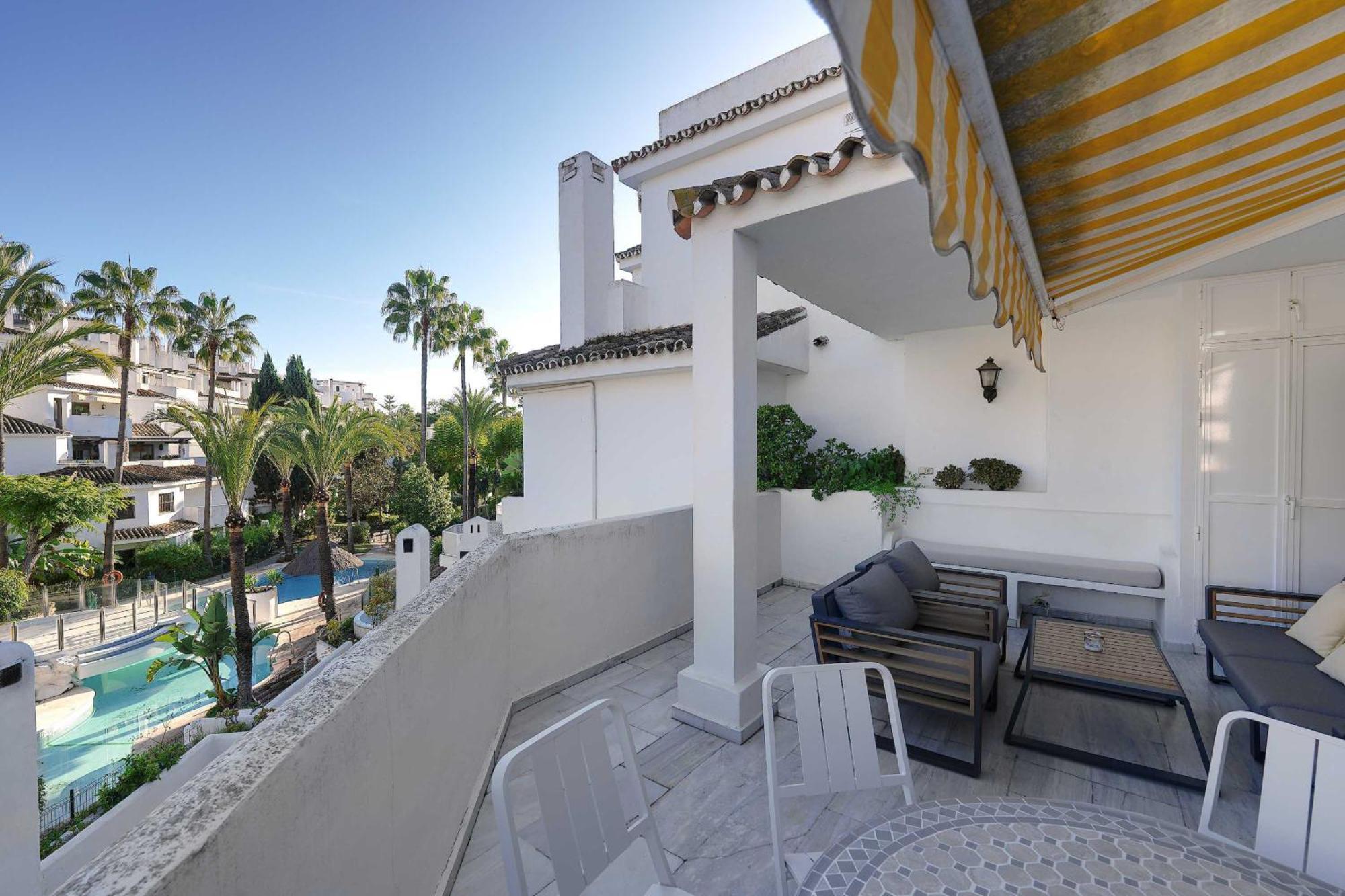 1104 First Line Beach Apartment Golden Beach Pool ماربيا المظهر الخارجي الصورة