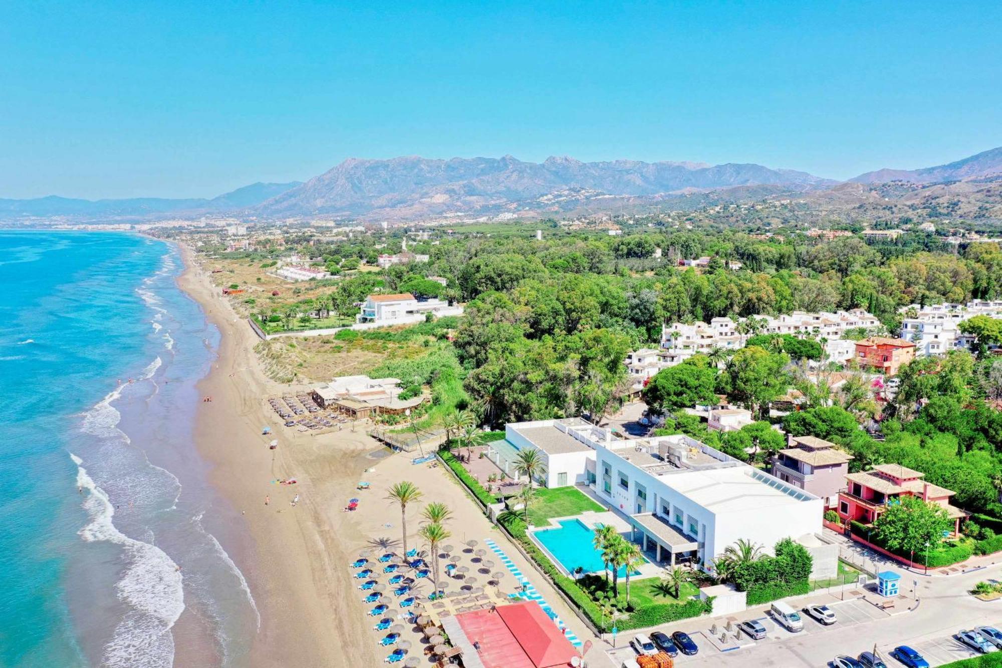 1104 First Line Beach Apartment Golden Beach Pool ماربيا المظهر الخارجي الصورة