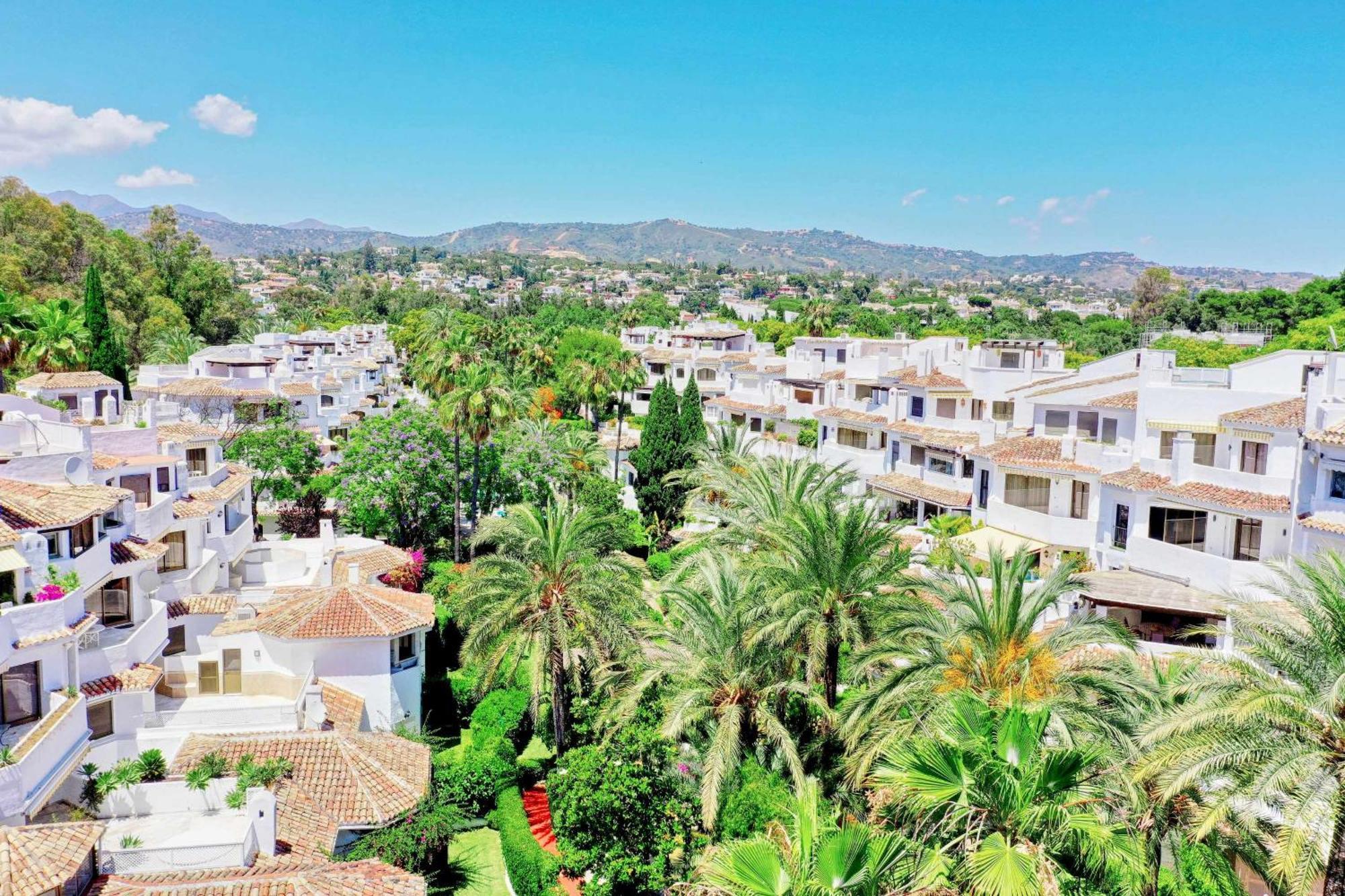 1104 First Line Beach Apartment Golden Beach Pool ماربيا المظهر الخارجي الصورة